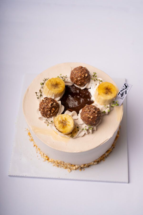 Banana Ferrero Cake