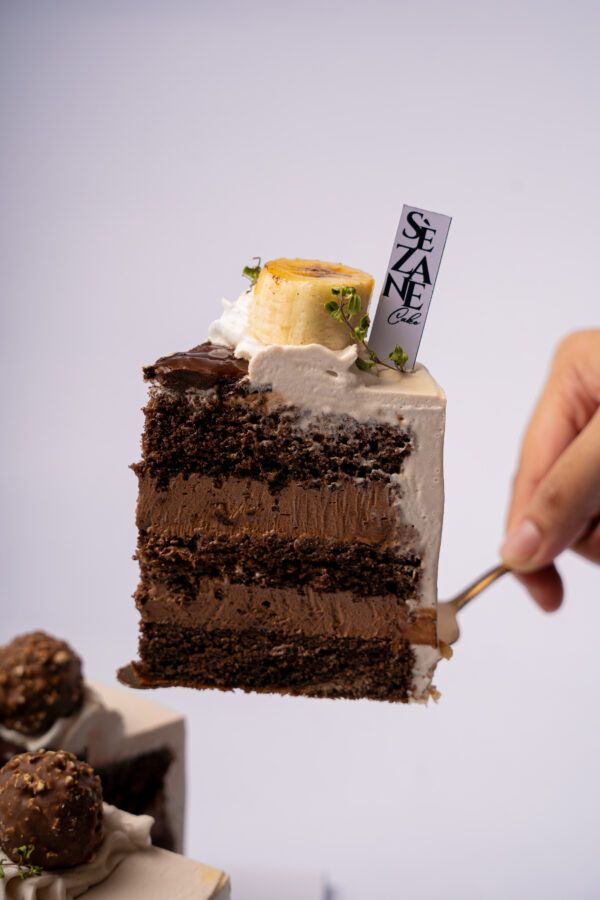 Banana Ferrero Cake