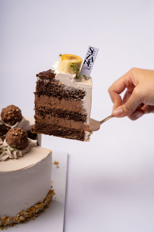 Banana Ferrero Cake
