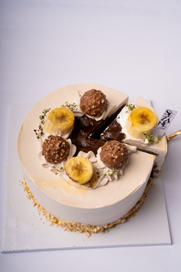 Banana Ferrero Cake