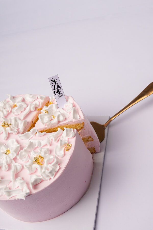 Lychee Vanilla Cream Cake