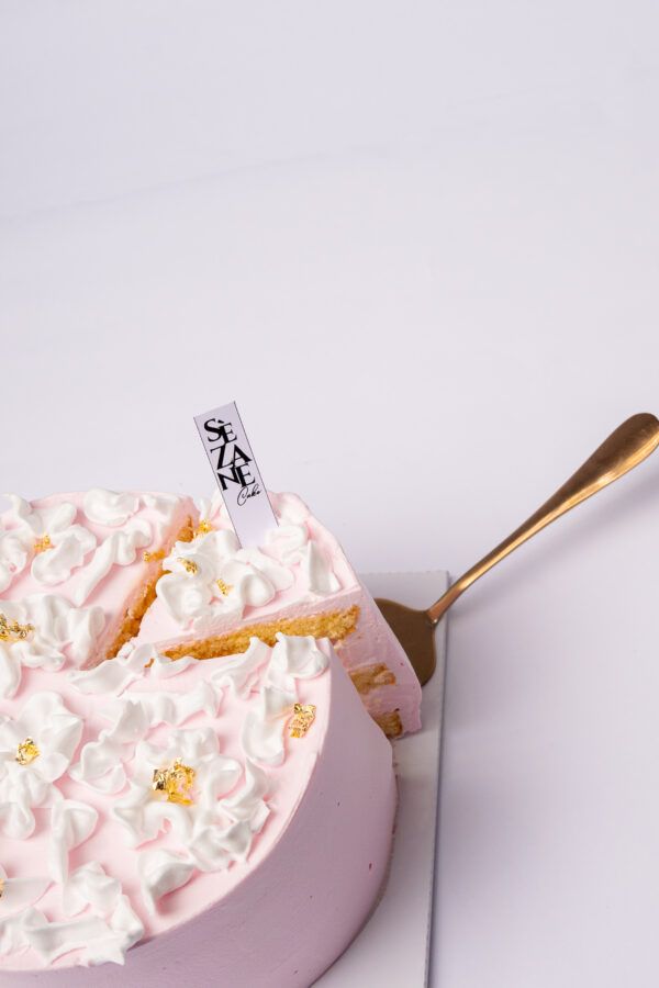 Lychee Vanilla Cream Cake