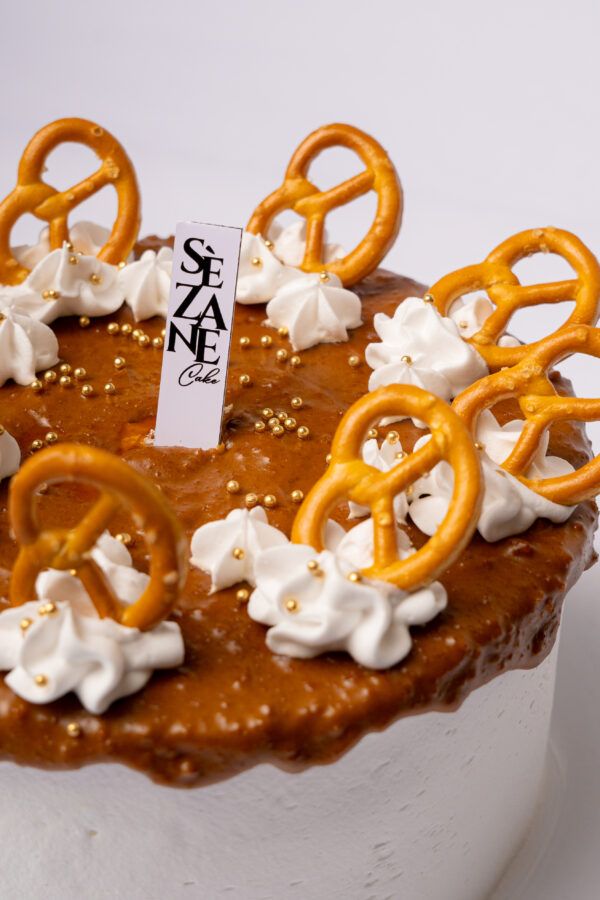 Lotus Biscoff Cake