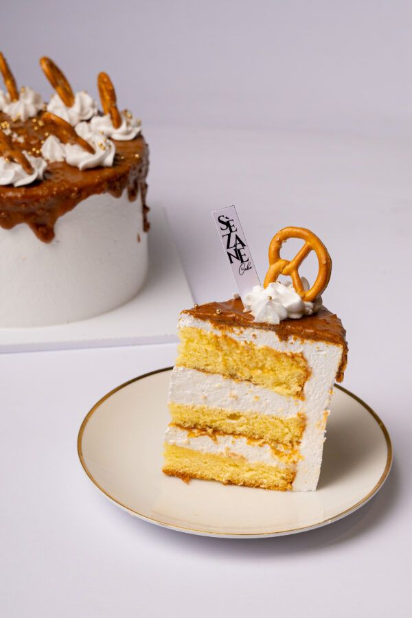 Lotus Biscoff Cake