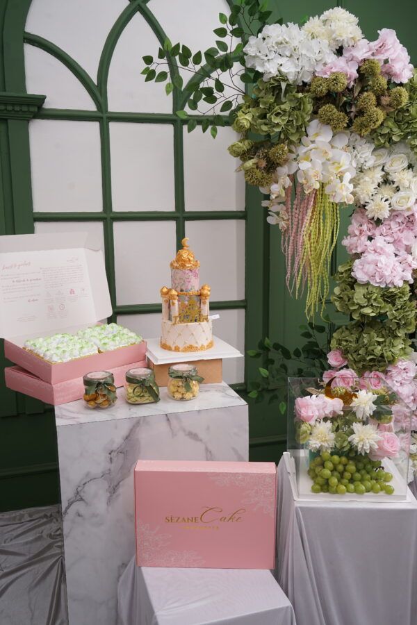 Sezane Cake